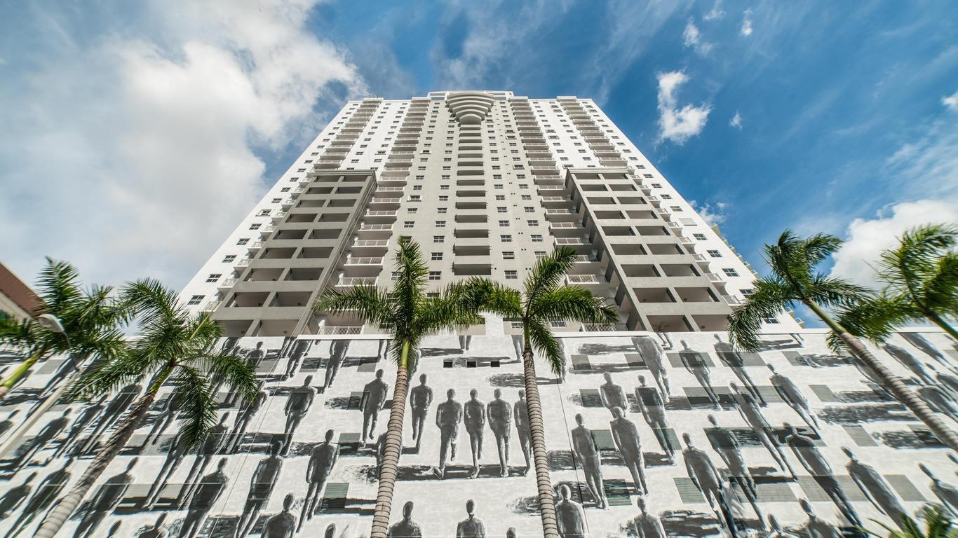 Fortune House Hotel Suites