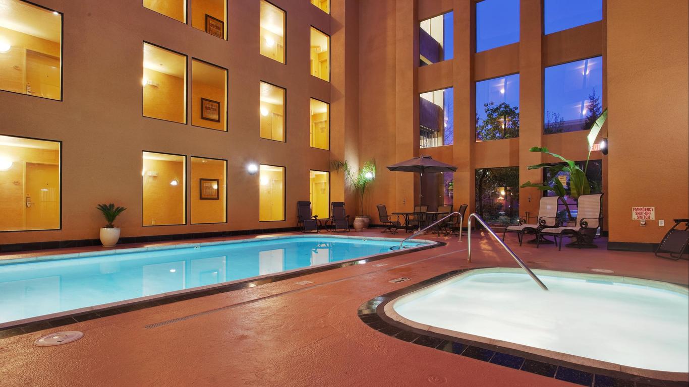 Holiday Inn Express Hotel Union City, An IHG Hotel