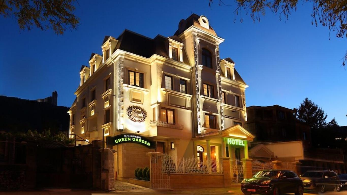 Green Palace Hotel