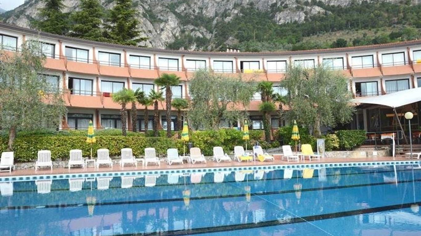 Hotel Saturno - Montagnoli Group