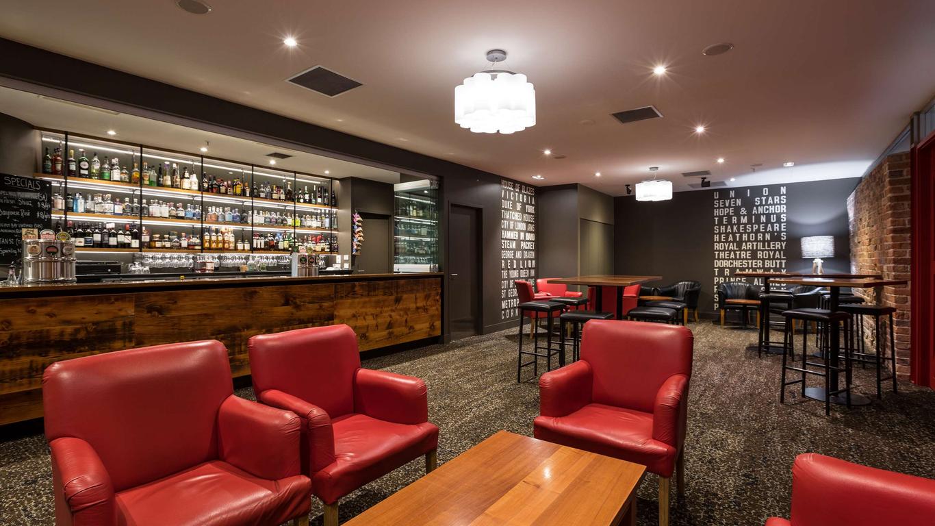 Old Woolstore Apartment Hotel