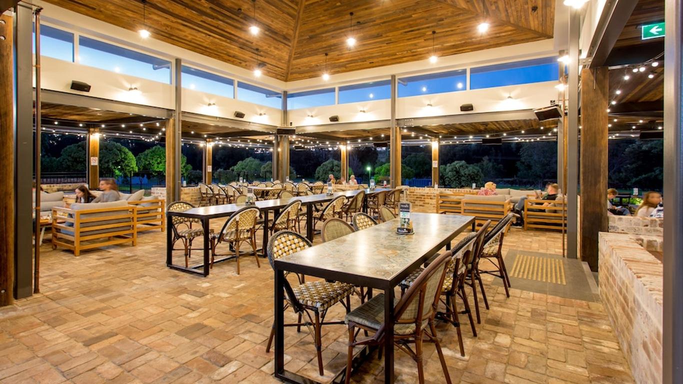 Harrigan's Irish Pub & Accommodation