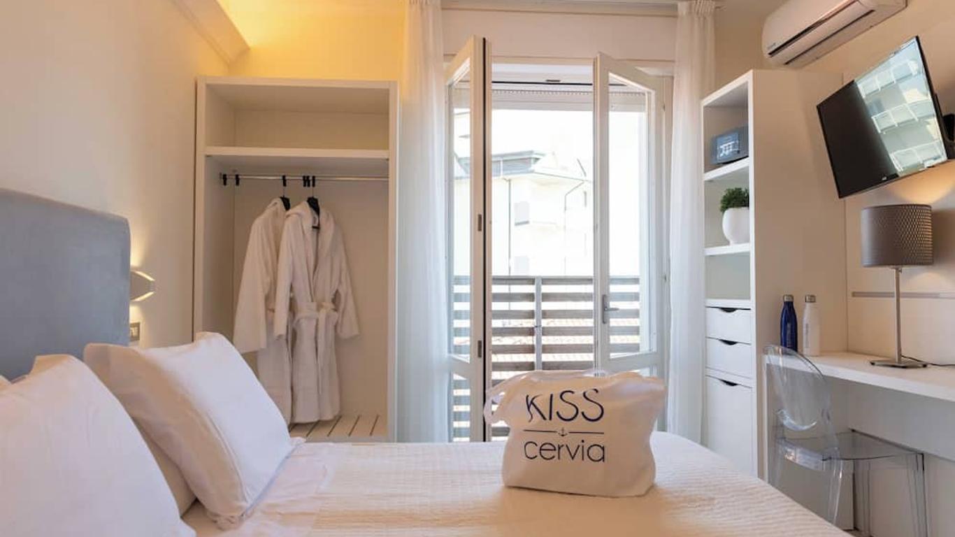 Hotel Kiss
