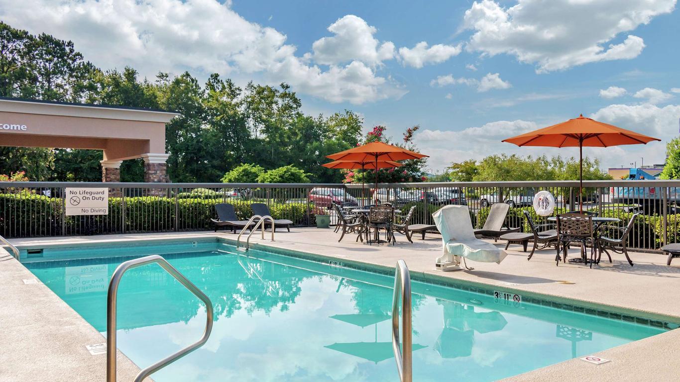 Hampton Inn Adel