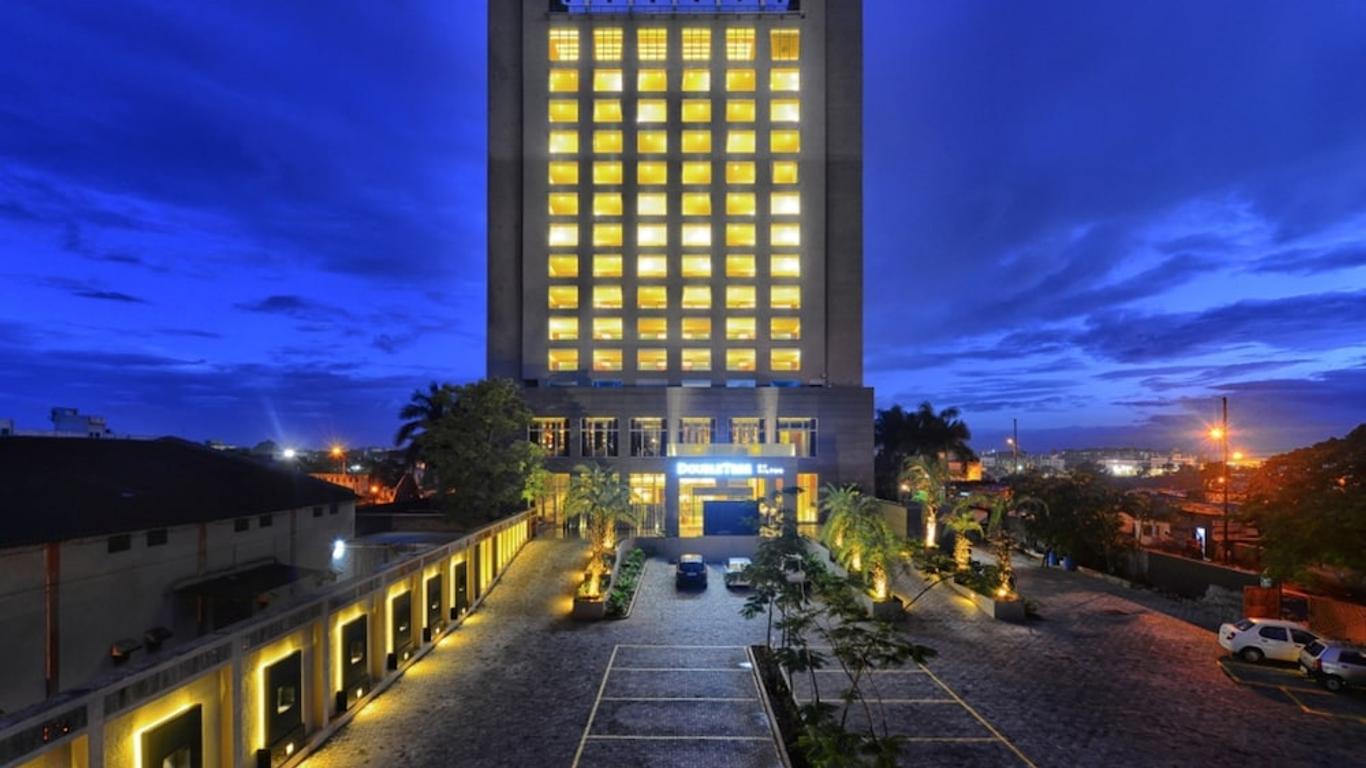 DoubleTree by Hilton Pune-Chinchwad