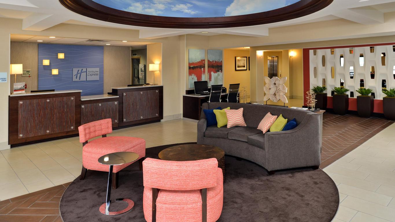 Holiday Inn Express Hotel & Suites Tampa-Rocky Point Island, An IHG Hotel