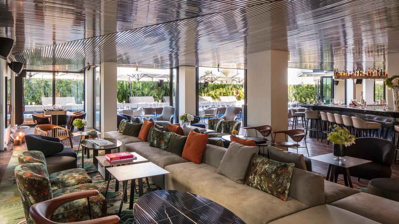 Sir Joan Hotel