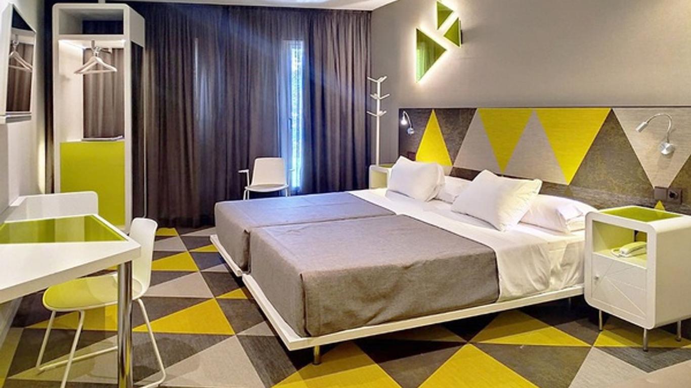 Hotel Macià Sevilla Kubb