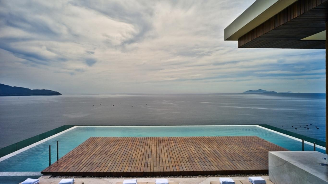 A La Carte Da Nang Beach