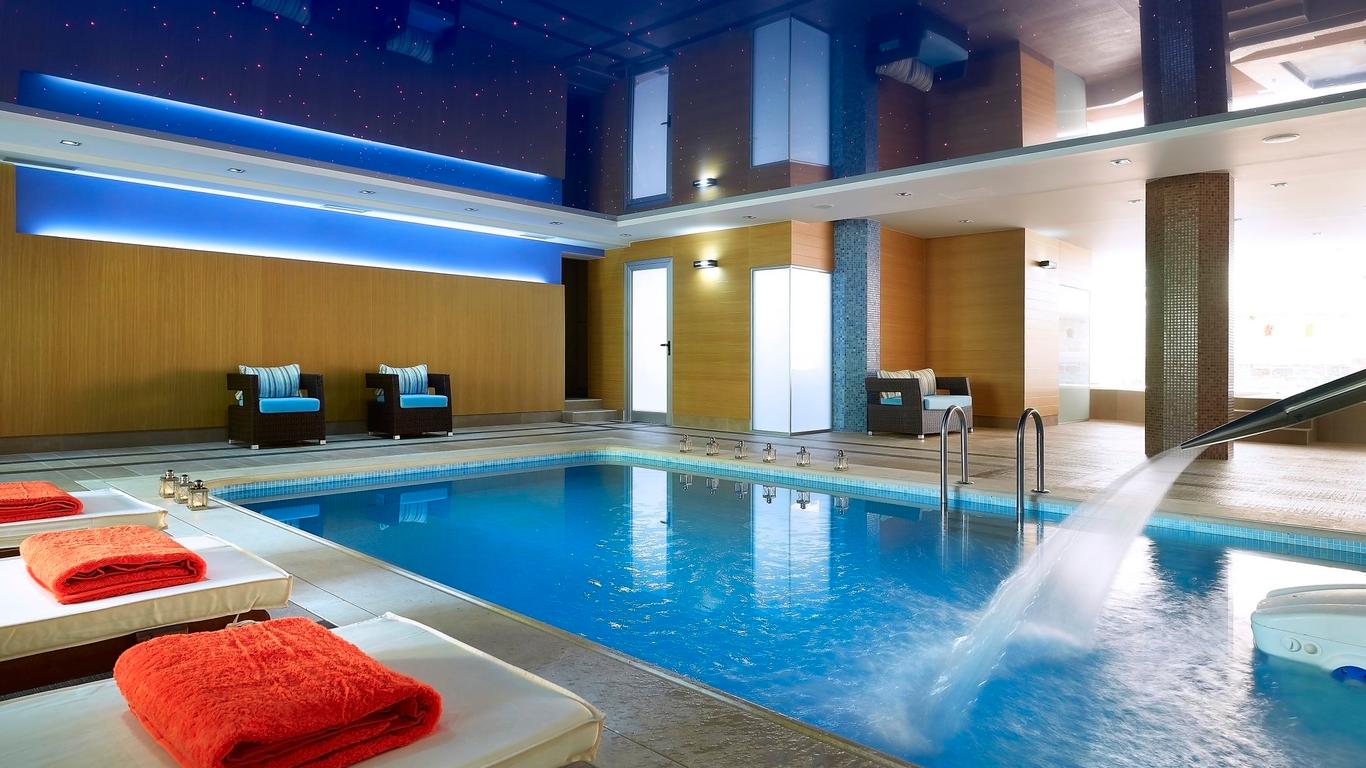 Macaris Suites & Spa