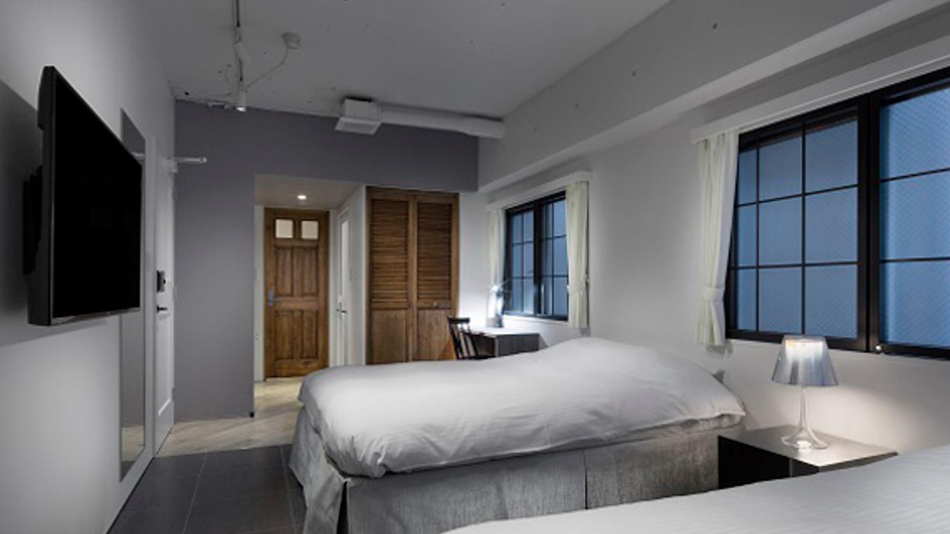 City Hotel N.U.T.S.