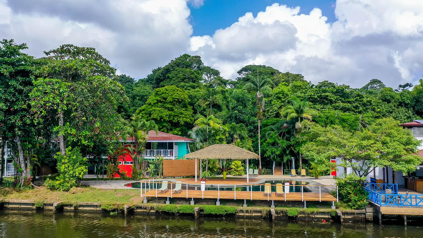 Tortuga Lodge & Gardens