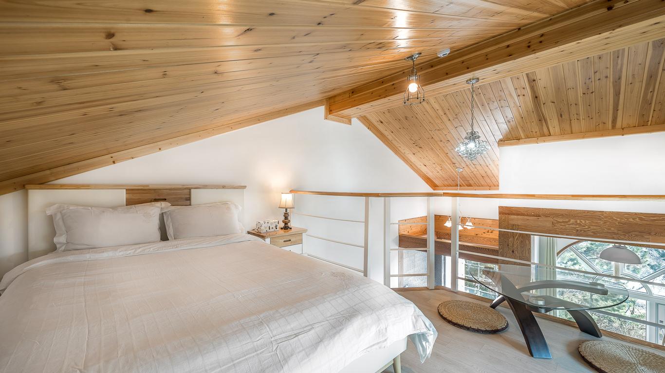 Gangneung Mirabell Spa Pension (Gyeongpodae, Netflix)